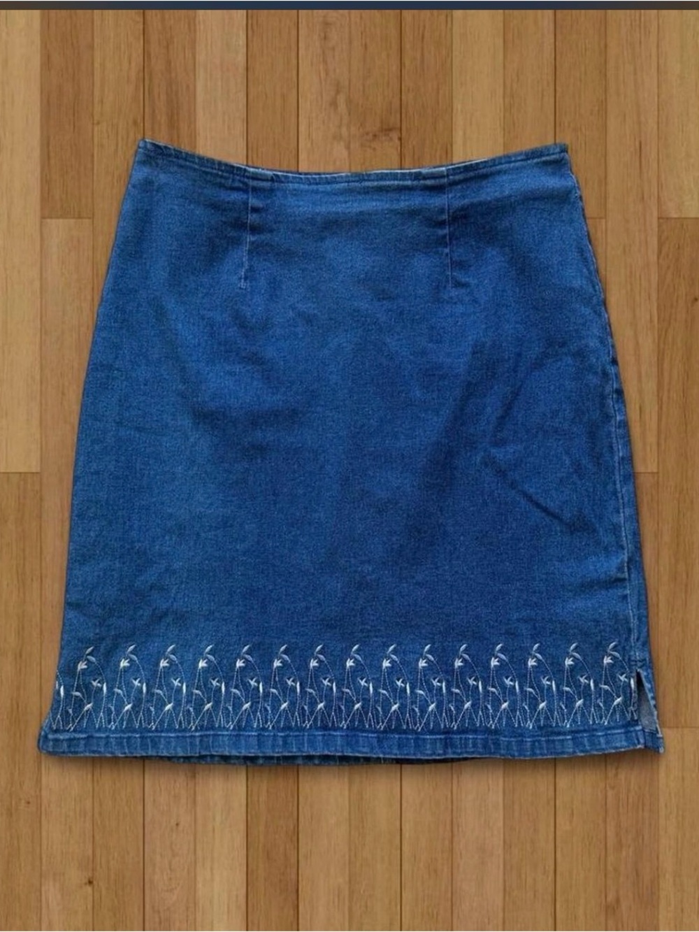 Cute Hight Waisted Cottage Blue Denim Midi Skirt with White Floral Embroidery